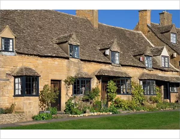 Cottages, High Street, Broadway, Worcestershire, The Cotswolds, England