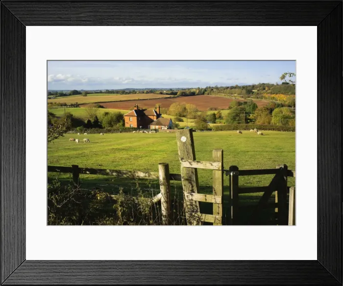 Framed Print : Vew from the Monarchs Way long distance footpath, Tardebigge, Worcestershire
