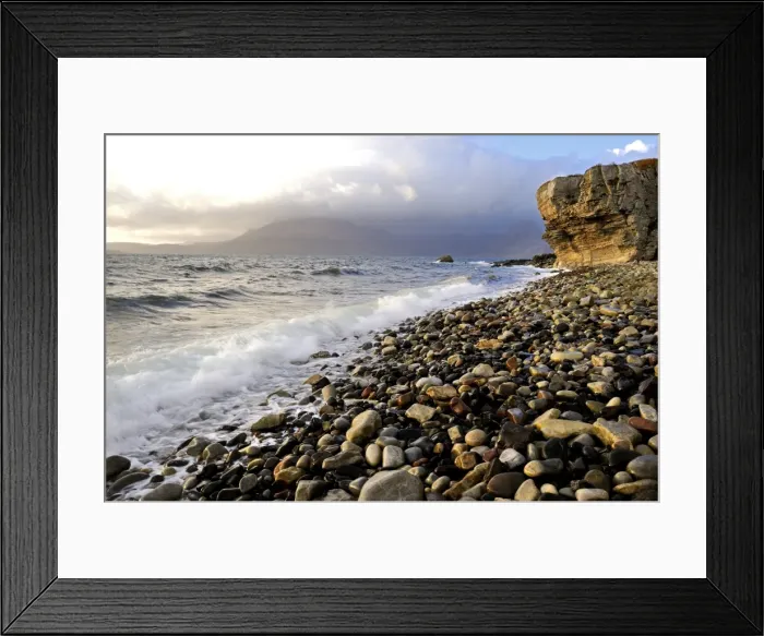 Framed Print : Waves breaking on the rocky foreshore at Elgol, Isle of Skye, Inner Hebrides
