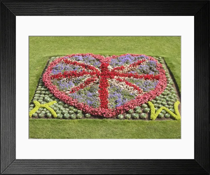 Framed Print : Floral decorations, Bath, Somerset, England, United Kingdom, Europe Framed Print : Floral decorations, Bath, Somerset, England, United Kingdom, Europe