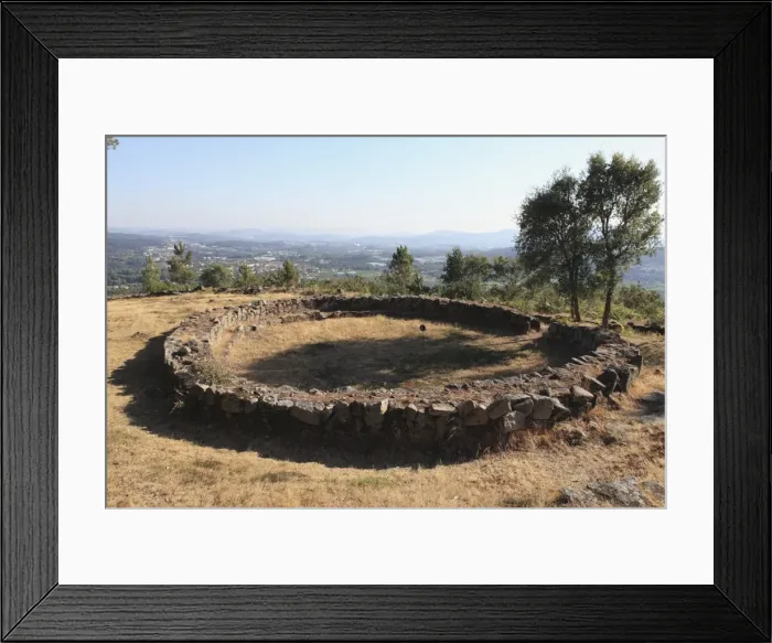 Framed Print : Remains of a round house in the Celtic hill settlement dating to the Iron Age at Citania de Briteiros, Minho Framed Print : Remains of a round house in the Celtic hill settlement dating to the Iron Age at Citania de Briteiros, Minho