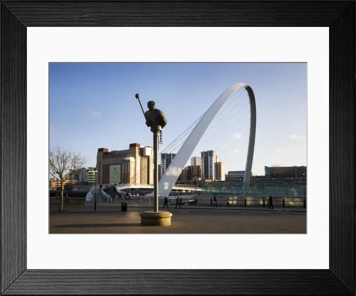 Framed Print : Millennium Bridge and The Baltic from the Quayside, Newcastle upon Tyne
