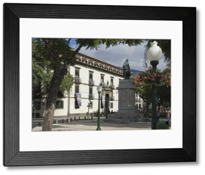 Framed Print : Street scene with statue of Joao Goncalves Zarco, Funchal, Madeira, Portugal