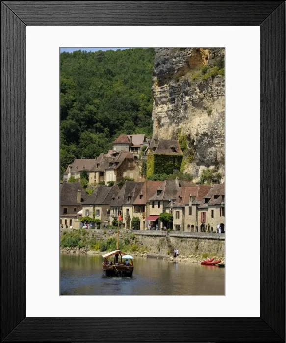 Framed Print : Caberre boat on the river Dordogne, La Roque-Gageac, Dordogne, France, Europe Framed Print : Caberre boat on the river Dordogne, La Roque-Gageac, Dordogne, France, Europe