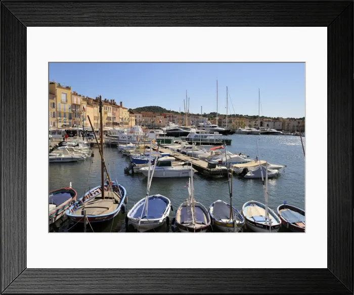 Framed Print : Vieux Port harbour, St. Tropez, Var, Provence, Cote d Azur, France Framed Print : Vieux Port harbour, St. Tropez, Var, Provence, Cote d Azur, France