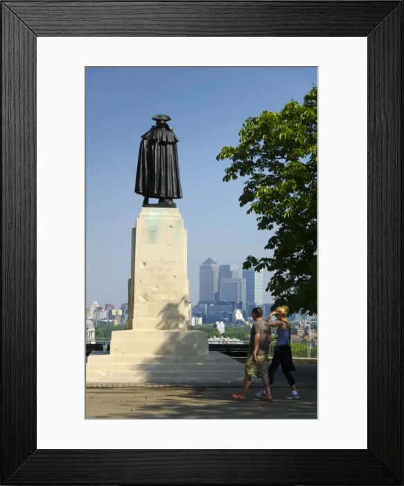 Framed Print : Statue of James Wolfe, Greenwich Park, with Canary Wharf in the background Framed Print : Statue of James Wolfe, Greenwich Park, with Canary Wharf in the background
