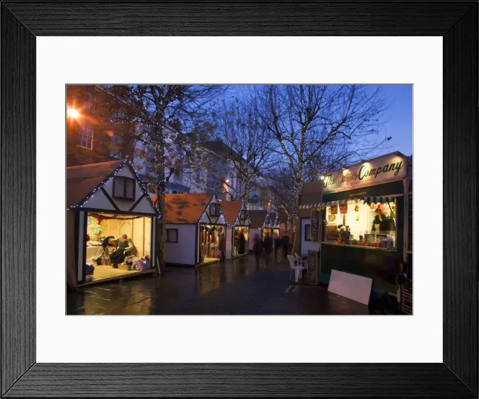Framed Print : Christmas Market on Parliament Street, York, Yorkshire, England, United Kingdom, Europe Framed Print : Christmas Market on Parliament Street, York, Yorkshire, England, United Kingdom, Europe