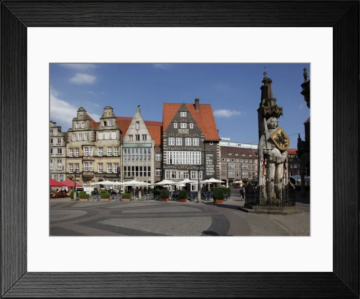 Framed Print : Market square with Roland statue, old town, UNESCO World Heritage Site Framed Print : Market square with Roland statue, old town, UNESCO World Heritage Site