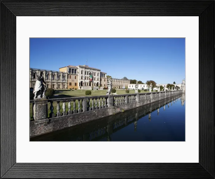 Framed Print : Villa Contarini, Vicenza, Veneto, Italy, Europe Framed Print : Villa Contarini, Vicenza, Veneto, Italy, Europe