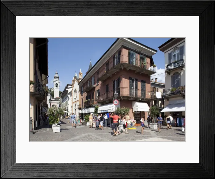 Framed Print : Piazza and street scene, Menaggio, Lake Como, Lombardy, Italy, Europe Framed Print : Piazza and street scene, Menaggio, Lake Como, Lombardy, Italy, Europe