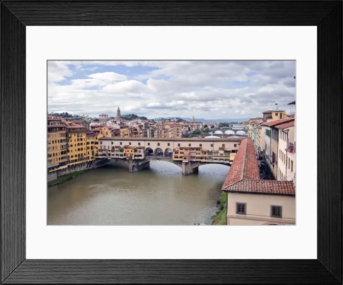 Framed Print : View of the River Arno and Ponte Vecchio, Florence, UNESCO World Heritage Site Framed Print : View of the River Arno and Ponte Vecchio, Florence, UNESCO World Heritage Site