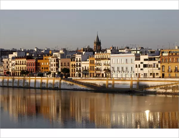 Bank of the Guadalquivir River, Seville, Andalucia, Spain, Europe