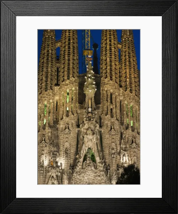 Framed Print : Sagrada Familia at dusk, UNESCO World Heritage Site, Barcelona, Catalonia, Spain, Europe Framed Print : Sagrada Familia at dusk, UNESCO World Heritage Site, Barcelona, Catalonia, Spain, Europe