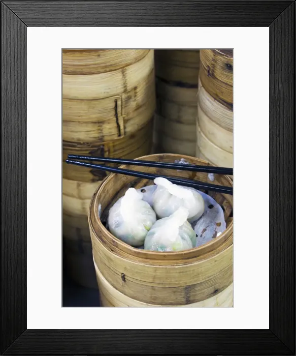 Framed Print : Dim sum preparation in a restaurant kitchen in Hong Kong, China, Asia Framed Print : Dim sum preparation in a restaurant kitchen in Hong Kong, China, Asia