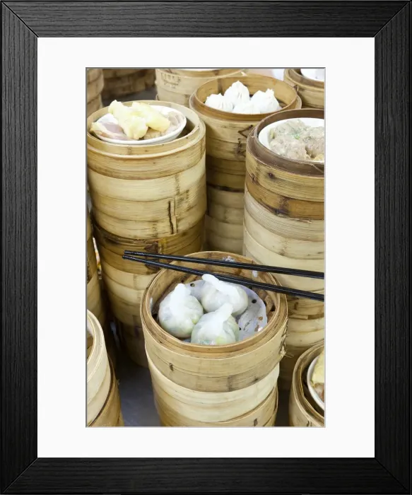 Framed Print : Dim sum preparation in a restaurant kitchen in Hong Kong, China, Asia Framed Print : Dim sum preparation in a restaurant kitchen in Hong Kong, China, Asia