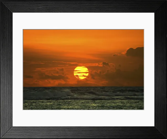 Framed Print : Sunset on the beautiful south coast at Mirissa, near Matara, Southern Province, Sri Lanka, Asia Framed Print : Sunset on the beautiful south coast at Mirissa, near Matara, Southern Province, Sri Lanka, Asia