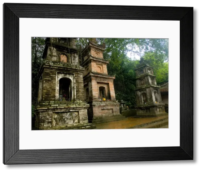 Framed Print : Shrine at Perfume Pagoda, Vietnam, Indochina, Southeast Asia, Asia Framed Print : Shrine at Perfume Pagoda, Vietnam, Indochina, Southeast Asia, Asia