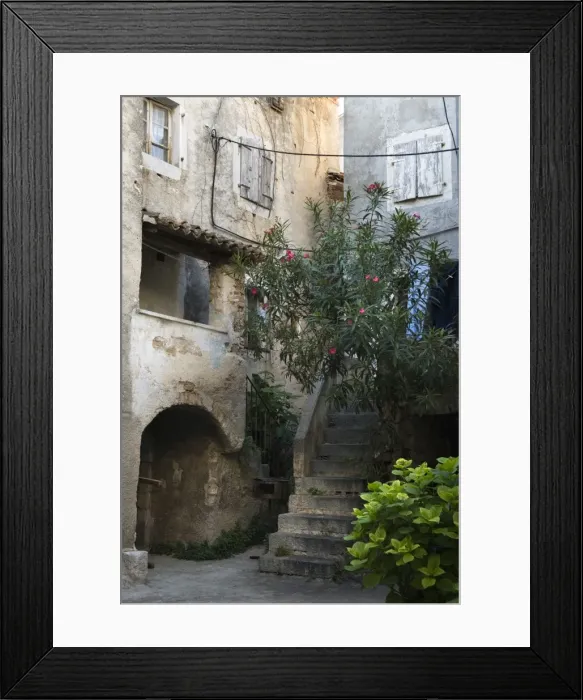 Framed Print : Courtyard in back alleyway of old town, Cres Town, Cres Island, Kvarner Gulf, Croatia, Europe Framed Print : Courtyard in back alleyway of old town, Cres Town, Cres Island, Kvarner Gulf, Croatia, Europe