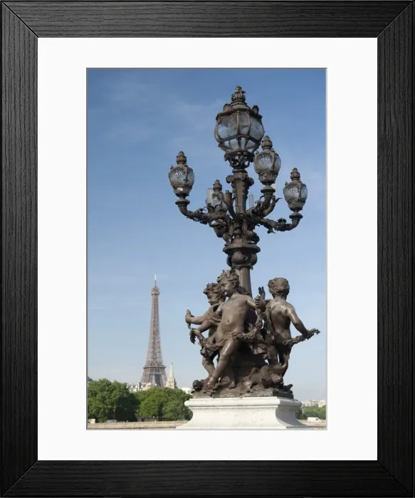 Framed Print : Lamp on the Alexandre III Bridge and the Eiffel Tower, Paris, France, Europe Framed Print : Lamp on the Alexandre III Bridge and the Eiffel Tower, Paris, France, Europe