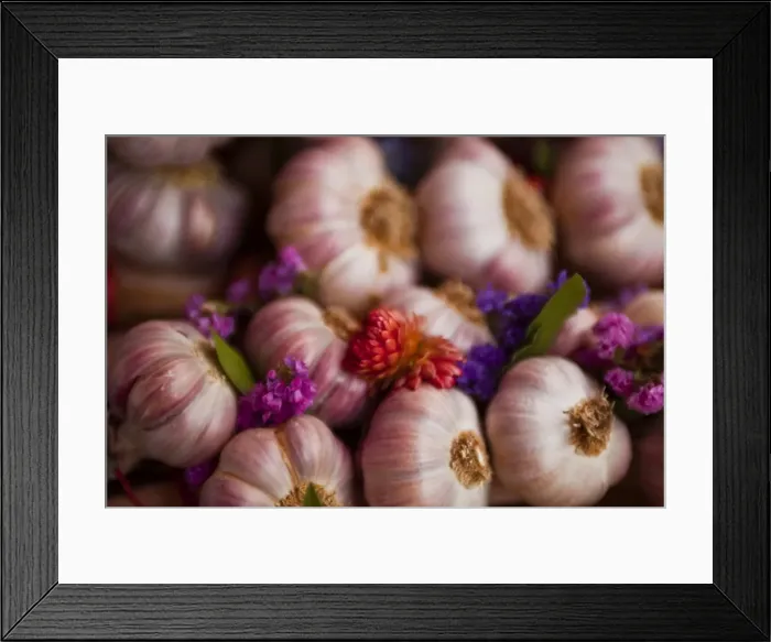 Framed Print : Garlic on sale at a market in soft focus Tours, Indre-et-Loire, Centre, France, Europe Framed Print : Garlic on sale at a market in soft focus Tours, Indre-et-Loire, Centre, France, Europe