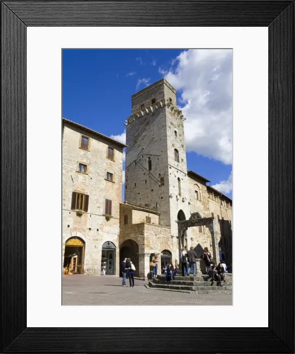 Framed Print : Piazza in San Gimignano, UNESCO World Heritage Site, Tuscany, Italy, Europe Framed Print : Piazza in San Gimignano, UNESCO World Heritage Site, Tuscany, Italy, Europe