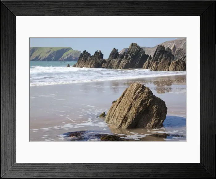 Framed Print : Marloes Beach, Pembrokeshire, Wales, United Kingdom, Europe Framed Print : Marloes Beach, Pembrokeshire, Wales, United Kingdom, Europe