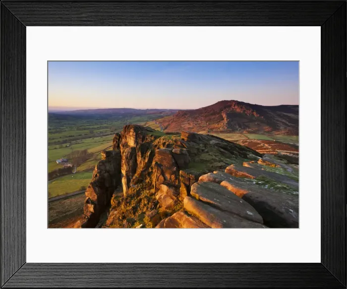 Framed Print : Winter sunset on the gritstone rock formations of Hen Cloud in the Roaches, Staffordshire, England, United Kingdom, Europe Framed Print : Winter sunset on the gritstone rock formations of Hen Cloud in the Roaches, Staffordshire, England, United Kingdom, Europe