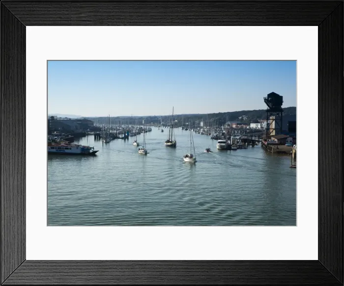 Framed Print : Harbour entrance to Cowes, Isle of Wight, England, United Kingdom, Europe Framed Print : Harbour entrance to Cowes, Isle of Wight, England, United Kingdom, Europe