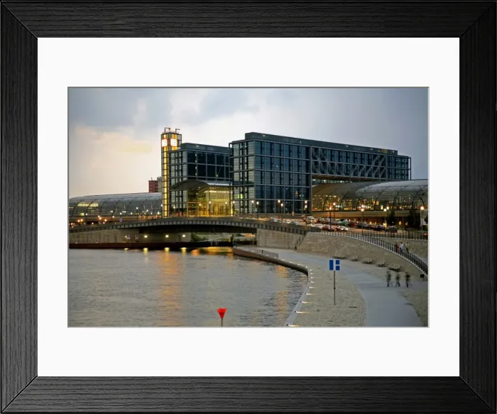 Framed Print : Hauptbahnhof (central station) at dawn and River Spree, Berlin, Germany, Europe Framed Print : Hauptbahnhof (central station) at dawn and River Spree, Berlin, Germany, Europe
