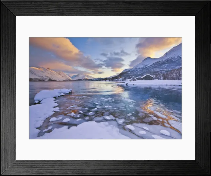 Framed Print : Looking across the frozen sea of Ullsfjord from Sjursnes, towards the Southern Lyngen Alps, at sunset, Troms, Norway, Scandinavia, Europe Framed Print : Looking across the frozen sea of Ullsfjord from Sjursnes, towards the Southern Lyngen Alps, at sunset, Troms, Norway, Scandinavia, Europe