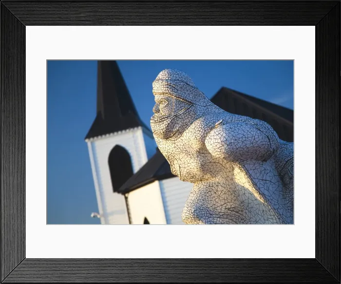 Framed Print : Robert Scott sculpture, Cardiff Bay, South Wales, Wales, United Kingdom, Europe Framed Print : Robert Scott sculpture, Cardiff Bay, South Wales, Wales, United Kingdom, Europe