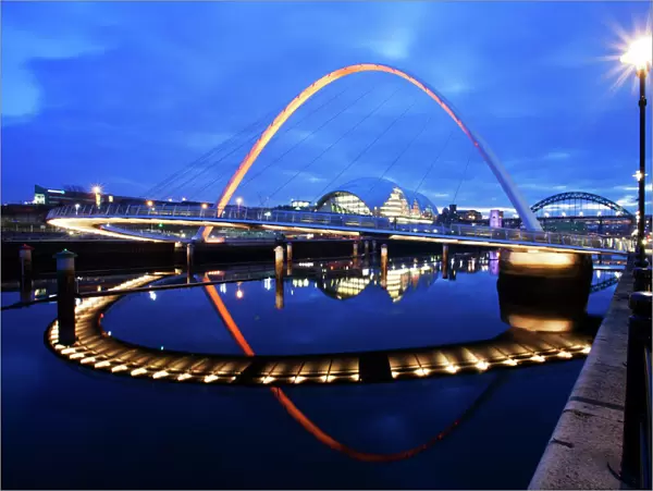 Gateshead Millennium Bridge and The Sage at dusk, Newcastle, Tyne and Wear, England, United Kingdom, Europe