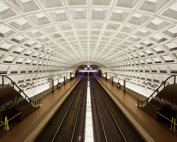 Foggy Bottom Metro station platform, part of the Washington D. C. metro system, Washington D. C. United States of America, North America