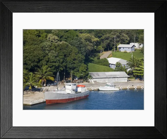 Framed Print : Boats in Mahogany Bay, Roatan Island, Honduras, Central America Framed Print : Boats in Mahogany Bay, Roatan Island, Honduras, Central America
