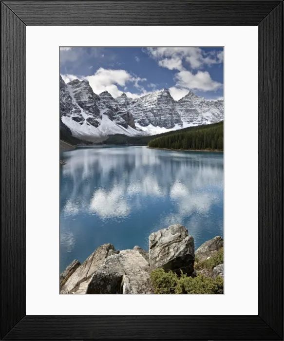 Framed Print : Moraine Lake in the fall with fresh snow, Banff National Park, UNESCO World Heritage Site, Alberta, Canada, North America Framed Print : Moraine Lake in the fall with fresh snow, Banff National Park, UNESCO World Heritage Site, Alberta, Canada, North America