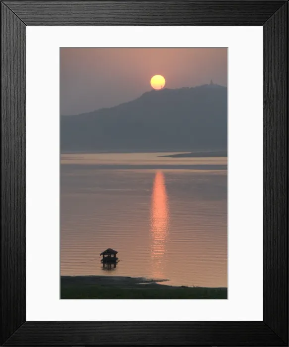 Framed Print : Sunset, Ayeyarwaddy River, Bagan (Pagan), Myanmar (Burma), Asia Framed Print : Sunset, Ayeyarwaddy River, Bagan (Pagan), Myanmar (Burma), Asia