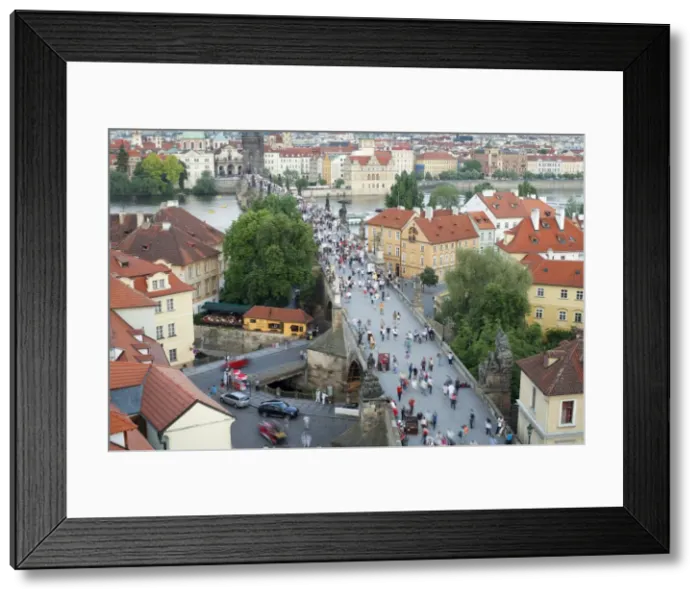 Framed Print : Charles Bridge, UNESCO World Heritage Site, Prague, Czech Republic, Europe Framed Print : Charles Bridge, UNESCO World Heritage Site, Prague, Czech Republic, Europe