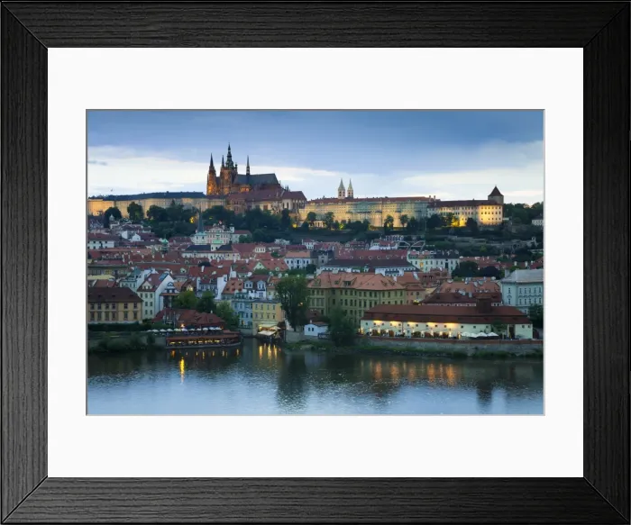 Framed Print : St. Vitus Cathedral, River Vltava and the Castle District illuminated in the evening, UNESCO World Heritage Site, Prague, Czech Republic, Europe Framed Print : St. Vitus Cathedral, River Vltava and the Castle District illuminated in the evening, UNESCO World Heritage Site, Prague, Czech Republic, Europe
