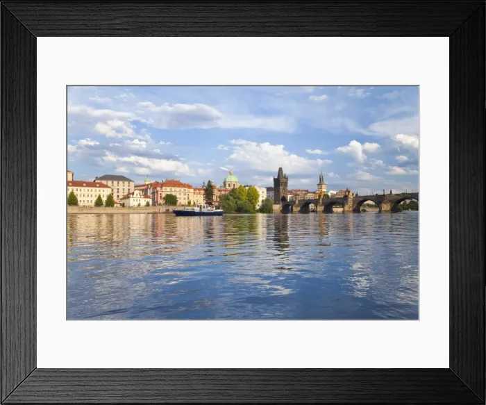 Framed Print : Charles Bridge and the Vltava river, Old Town, UNESCO World Heritage Site, Prague, Czech Republic, Europe Framed Print : Charles Bridge and the Vltava river, Old Town, UNESCO World Heritage Site, Prague, Czech Republic, Europe