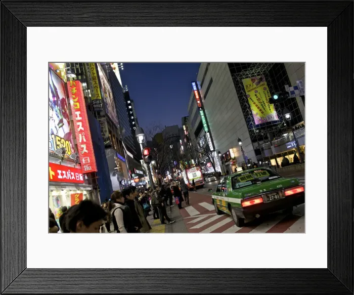 Framed Print : Street scene, Shibuya, Tokyo, Japan, Asia Framed Print : Street scene, Shibuya, Tokyo, Japan, Asia