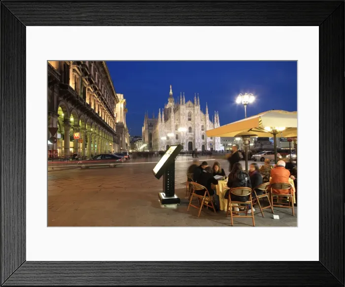 Framed Print : Restaurant in Piazza Duomo at dusk, Milan, Lombardy, Italy, Europe Framed Print : Restaurant in Piazza Duomo at dusk, Milan, Lombardy, Italy, Europe