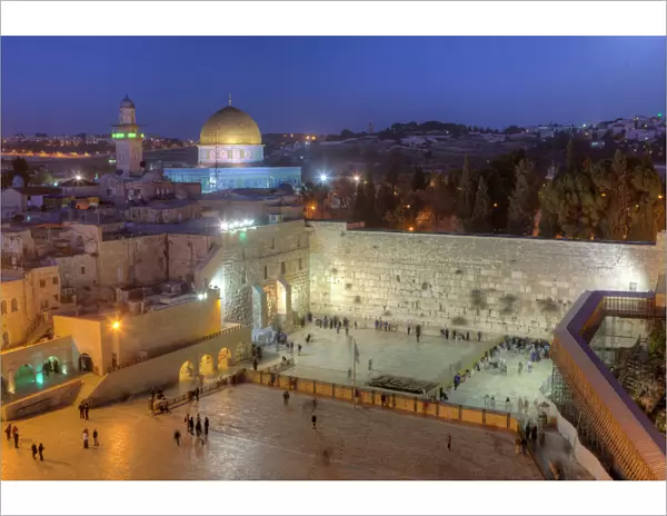 Jewish Quarter of the Western Wall Plaza with people praying at the Wailing Wall, Old City, UNESCO World Heritge Site, Jerusalem, Israel, Middle East