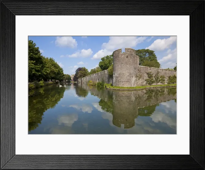 Framed Print : Moat and Bishops Palace, a medieval building, home to the Bishops of Bath and Wells for 800 years, Wells, Somerset, England, United Kingdom, Europe Framed Print : Moat and Bishops Palace, a medieval building, home to the Bishops of Bath and Wells for 800 years, Wells, Somerset, England, United Kingdom, Europe
