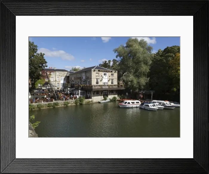 Framed Print : The Head of the River pub beside the River Thames, Oxford, Oxfordshire, England, United Kingdom, Europe Framed Print : The Head of the River pub beside the River Thames, Oxford, Oxfordshire, England, United Kingdom, Europe