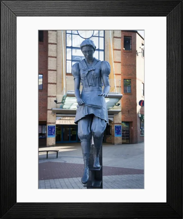 Framed Print : Bathing Belle statue on Westborough, Scarborough, North Yorkshire, Yorkshire, England, United Kingdom, Europe Framed Print : Bathing Belle statue on Westborough, Scarborough, North Yorkshire, Yorkshire, England, United Kingdom, Europe