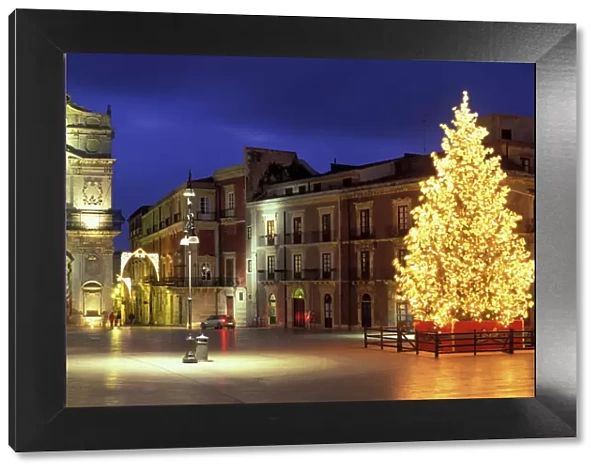 Duomo Square at Christmas, Ortygia, Siracusa, Sicily, Italy, Europe