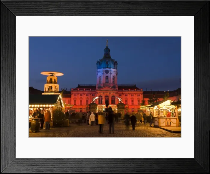 Framed Print : Christmas market outside the Charlottenburg Palace (Schloss Charlottenburg), Berlin, Germany, Europe Framed Print : Christmas market outside the Charlottenburg Palace (Schloss Charlottenburg), Berlin, Germany, Europe