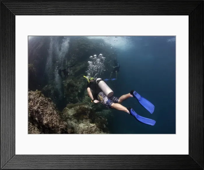 Framed Print : Divers going into the Chimney at Sail Rock, Koh Tao, Thailand, Southeast Asia, Asia Framed Print : Divers going into the Chimney at Sail Rock, Koh Tao, Thailand, Southeast Asia, Asia