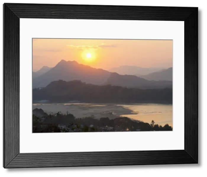 Framed Print : Sunset over the Mekong River from Wat Phousi, Luang Prabang, Laos, Indochina, Southeast Asia, Asia Framed Print : Sunset over the Mekong River from Wat Phousi, Luang Prabang, Laos, Indochina, Southeast Asia, Asia