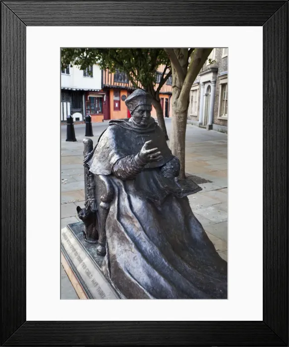 Framed Print : Thomas Wolsey statue, Ipswich, Suffolk, England, United Kingdom, Europe Framed Print : Thomas Wolsey statue, Ipswich, Suffolk, England, United Kingdom, Europe